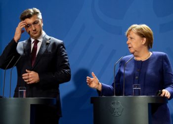 epa08133793 German Chancellor Angela Merkel (R) and Croatian Prime Minister Andrej Plenkovic attend a press statement at the Chancellery in Berlin, Germany, 16 January 2020. Merkel and Plenkovic met for bilateral talks.  EPA-EFE/FILIP SINGER