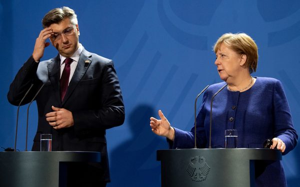 epa08133793 German Chancellor Angela Merkel (R) and Croatian Prime Minister Andrej Plenkovic attend a press statement at the Chancellery in Berlin, Germany, 16 January 2020. Merkel and Plenkovic met for bilateral talks.  EPA-EFE/FILIP SINGER