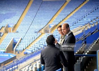 LEICESTER, UNITED KINGDOM - NOVEMBER 28: Prince William and Kate Middleton visit King Power Stadium to pay tribute to Leicester helicopter crash victims. 

PHOTOGRAPH BY Matt Short / Barcroft Images (Photo credit should read Matt Short Photography / Barcroft Media via Getty Images)