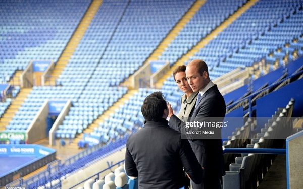 LEICESTER, UNITED KINGDOM - NOVEMBER 28: Prince William and Kate Middleton visit King Power Stadium to pay tribute to Leicester helicopter crash victims. 

PHOTOGRAPH BY Matt Short / Barcroft Images (Photo credit should read Matt Short Photography / Barcroft Media via Getty Images)