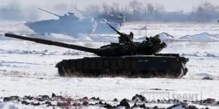 Руските тенкови во офанзива против Украина, декември 2014 година (извор: www.lugansk-news.com)