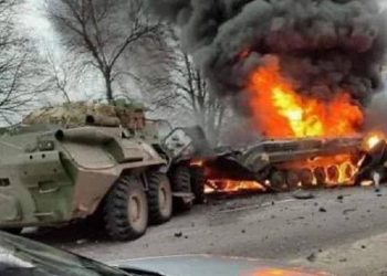 Руски тенкови уништени во близина на Глухов, Украина (фото извор: Министерство за одбрана на Украина)