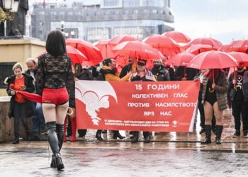 Марш на црвените чадори, Скопје, 17 декември 2022 (фото: Ангел Ангеловски/ЦИВИЛ)