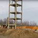 Арсенот на неоградената депонија во Табановце, лоцирана спроти пругата и железничката станица; Фото: Мета.мк