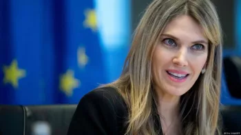 Грчката европратеничка Ева Каили ја има централната улога во корупцискиот скандал во Европскиот парламент, во кој е вмешан и Катар