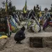 Жена го оплакува својот вереник, кој беше убиен борејќи се кај Бахмут. Москва го смета Бахмут како клуч за заземање на целата источна област Донбас / Фото: Њујорк тајмс