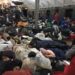 Цивили се кријат од руските ракети во метрото во Харкив