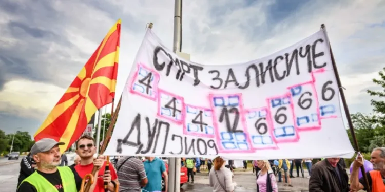 Лисичани бараат новиот ДУП  целосно да се повлече бидејќи е смрт за населбата.Фото: Ангел Ангеловски
