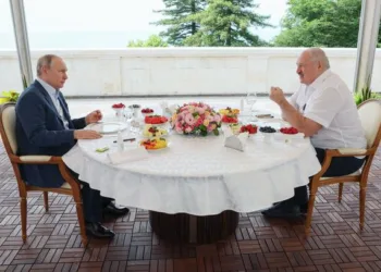 Путин и Лукашенко разговараа во Сочи, 9 јуни 2023 (Foto: AFP)