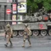 Борците на Вагнер распоредени на улица во близина на седиштето на Јужниот воен округ во градот Ростов-на-Дон, Русија, 24 јуни 2023 година (Photo: CNN)