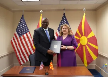 Министерката за одбрана Славјанка Петровска и секретарот за одбрана на САД, Лојд Остин. Потпишан десетгодишен договор за соработка.