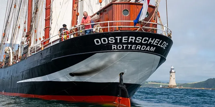 Фото: DARWIN200 / Oosterschelde/Handout via REUTERS/File Photo