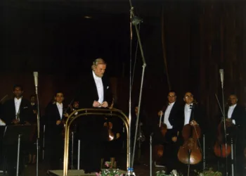 Dиригент Перо Петровски. Фото: Архива на Филхармонија