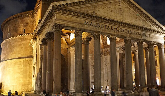 Outside of the Pantheon in Rome. (Mariordo/Wikimedia Commons/CC-SA-4.0)