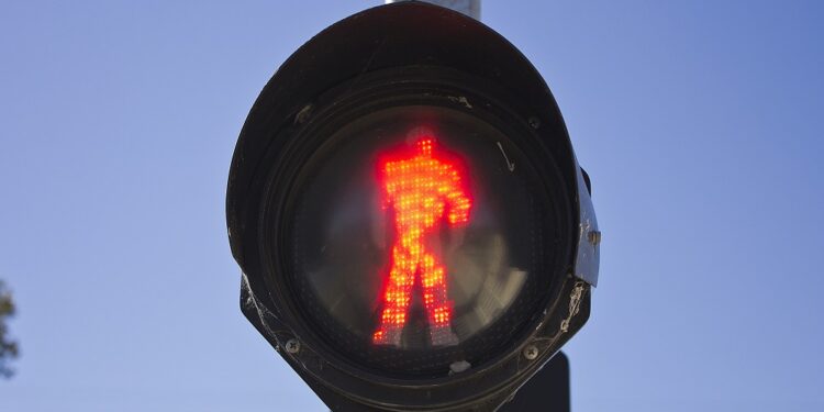 https://commons.wikimedia.org/wiki/File:Red_pedestrian_light_at_a_pedestrian_level_crossing_in_Junee.jpg