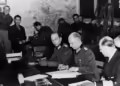 Фото: На 7 мај, Јодл потпиша безусловен „Акт за воено предавање“, Wikipedia